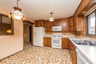 9743 W 16th St, Zion, IL 60099 - Photo 8