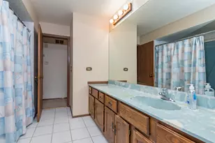 9743 W 16th St, Zion, IL 60099 - Photo 16