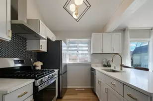 5505 W Shore Dr, McHenry, IL 60050 - Photo 6