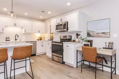 606 Carol Court #B-2, Pontiac, IL 61764 - Photo 14