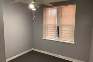 10501 S Corliss Ave, Chicago, IL 60628 - Photo 20