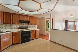 4735 W 105th St, Oak Lawn, IL 60453 - Photo 10