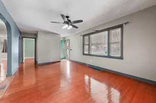 1428 Pickwick St, Ottawa, IL 61350 - Photo 6