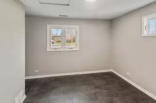 9139 Robinson Ave, Franklin Park, IL 60131 - Photo 14