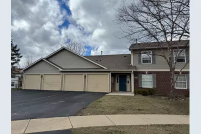 1244 N Red Oak Circle #3, Round Lake Beach, IL 60073 - Photo 1