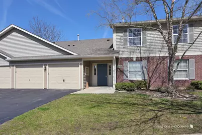 1244 N Red Oak Circle #3, Round Lake Beach, IL 60073 - Photo 1
