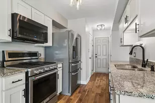 452 Kennedy Pl, Vernon Hills, IL 60061 - Photo 8