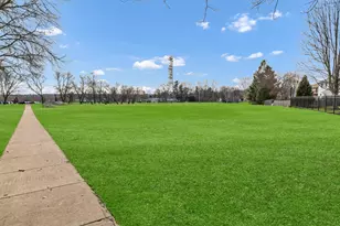 842 Pin Oak Cir, Cary, IL 60013 - Photo 36