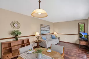 842 Pin Oak Cir, Cary, IL 60013 - Photo 6