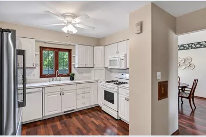 842 Pin Oak Circle, Cary, IL 60013 - Photo 4