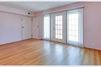 615 Quincy Bridge Lane #201, Glenview, IL 60025 - Photo 2