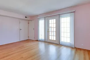 615 Quincy Bridge Ln, Glenview, IL 60025 - Photo 2