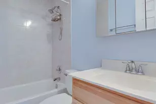 615 Quincy Bridge Ln, Glenview, IL 60025 - Photo 8