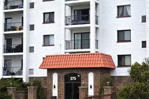 375 Plum Creek Dr, Wheeling, IL 60090 - Photo 2