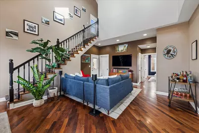 561 W Briar Place #305, Chicago, IL 60657 - Photo 2