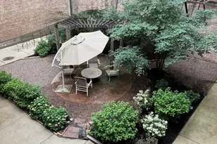 561 W Briar Pl, Chicago, IL 60657 - Photo 22