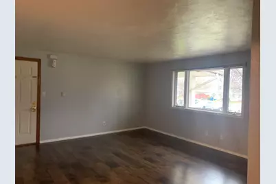 407 E Seminole Street E #5, Dwight, IL 60420 - Photo 2