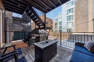 1518 W Thomas St, Chicago, IL 60642 - Photo 18
