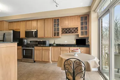 425 Benjamin Drive #202, Vernon Hills, IL 60061 - Photo 8