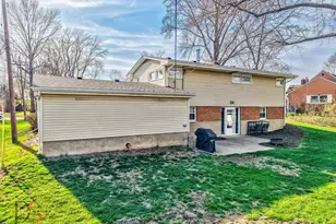 1218 Gladys Ave, Morris, IL 60450 - Photo 8