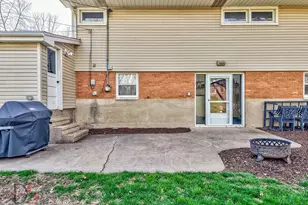 1218 Gladys Ave, Morris, IL 60450 - Photo 10