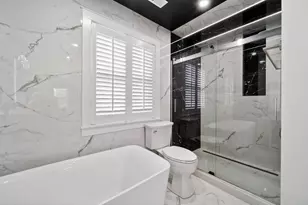 221 Olesen Dr, Naperville, IL 60540 - Photo 32