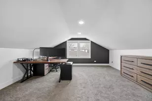 221 Olesen Dr, Naperville, IL 60540 - Photo 24