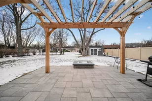 221 Olesen Dr, Naperville, IL 60540 - Photo 42