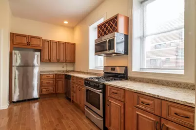 1761 W Augusta Boulevard #2F, Chicago, IL 60622 - Photo 2