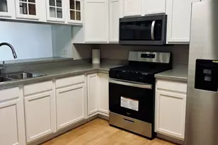 709 Blossom Ct, Naperville, IL 60540 - Photo 2