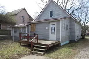 1208 Marshall Ave, Paris, IL 61944 - Photo 2