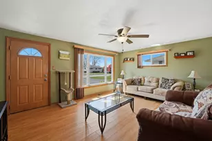 4638 W 89th Pl, Hometown, IL 60456 - Photo 4