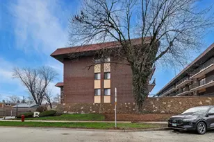 9520 Mayfield Ave S, Oak Lawn, IL 60453 - Photo 2