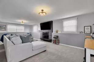 802 Timber Ln, Darien, IL 60561 - Photo 18