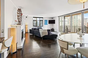 630 N State St, Chicago, IL 60654 - Photo 12