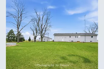 7621 E 3000S Road, Saint Anne, IL 60964 - Photo 26