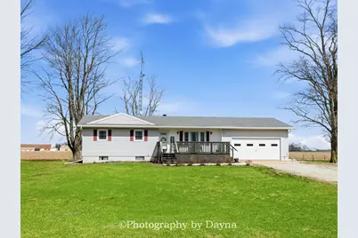 7621 E 3000S Road, Saint Anne, IL 60964 - Photo 2