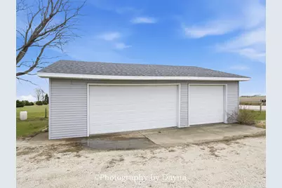 7621 E 3000S Road, Saint Anne, IL 60964 - Photo 4
