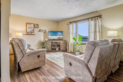 7621 E 3000S Road, Saint Anne, IL 60964 - Photo 6