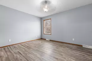 2523 Bluffside Dr, Rockford, IL 61109 - Photo 8