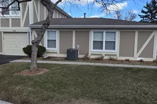 286 Nantucket Harbor, Schaumburg, IL 60193 - Photo 2