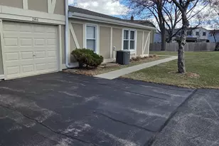 286 Nantucket Harbor, Schaumburg, IL 60193 - Photo 4