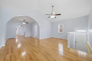 2125 W 18th Pl, Chicago, IL 60608 - Photo 2