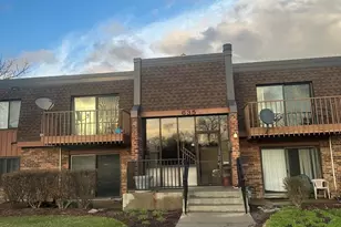 635 Limerick Ln, Schaumburg, IL 60193 - Photo 1