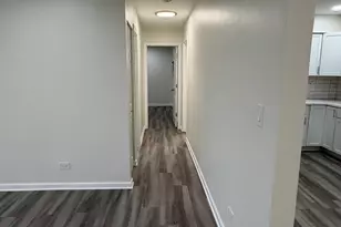 635 Limerick Ln, Schaumburg, IL 60193 - Photo 6