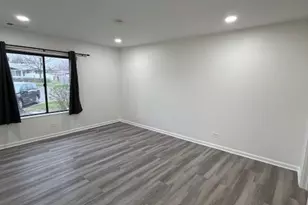 635 Limerick Ln, Schaumburg, IL 60193 - Photo 10