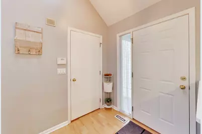 334 Bristol Lane, Fox River Grove, IL 60021 - Photo 4