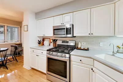 334 Bristol Lane, Fox River Grove, IL 60021 - Photo 8