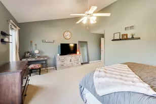 334 Bristol Ln, Fox River Grove, IL 60021 - Photo 16