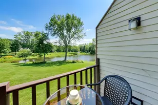 334 Bristol Ln, Fox River Grove, IL 60021 - Photo 14